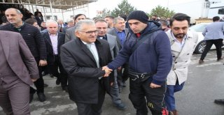 Başkan Büyükkılıç, Traktörcüler Sitesi Esnafı İle Buluştu