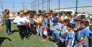 Edremit Belediyesi Futbol Okulu Açıldı