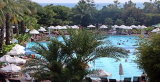 Antalyanın 14 Milyon Turist Hedefini Sonbahar Rakamları Belirleyecek