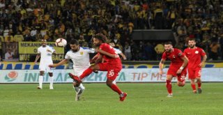 Spor Toto Süper Lig: Mke Ankaragücü: 0 - Antalyaspor: 1  (İlk Yarı)