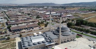 6 Bin Kişilik Cami 30 Yılda Tamamlandı