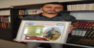 Şehit Şahinin İsmi Kütüphanede Yaşatılacak