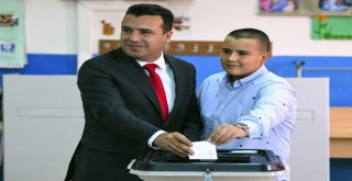 Makedonya, Referandum İçin Sandık Başında