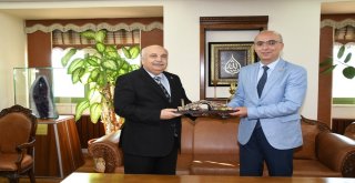 Tdk Başkanı Prof. Dr. Gülsevin Rektör Gönüllü İle Bir Araya Geldi