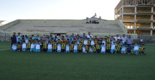 Eleşkirt Spor Futbol Okulu Fenerbahçe Karşısında Oynadığı Futbolla Büyüledi