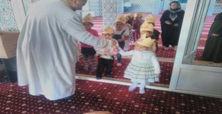 Cami Miniklerin Sesleri İle Yankılandı