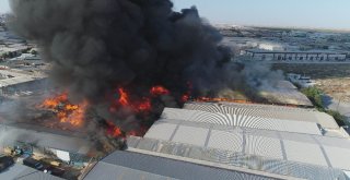 Konyada Matbaacılar Sitesinde Bulunan Bir Fabrikada Yangın Çıktı. Yangın Kısa Süre İçerisinde Çevrede Bulunan İş Yerlerine Sıçradı. Olay Yerine Çok Sayıda Polis Ve İtfaiye Ekibi Sevk Edildi. Kısa Süre