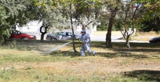 Çocuk Oyun Alanları Ve Dinlenme Parklarında İlaçlama Sürüyor