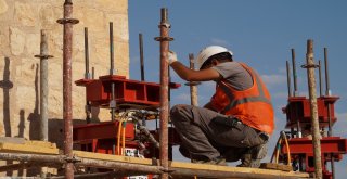 Tarihi Artuklu Hamamı Yerine İndirildi