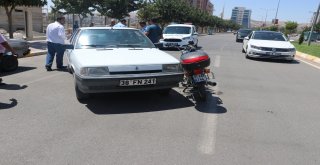 Otomobille Motosiklet Çarpıştı: 1 Yaralı