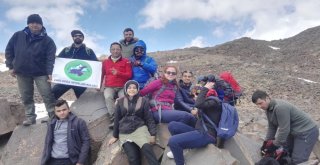 13 Yaşındaki Dağcı Süphan Dağına Tırmandı