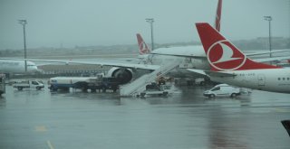 Atatürk Havalimanında Uçuşlara Şiddetli Yağış Engeli
