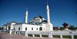 Tarihi Cami Arefe Günü Açılıyor