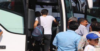 Şanlıurfa Otogarında Bayram Dönüşü Yoğunluğu