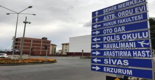 Trafik Levhaları Yenilendi