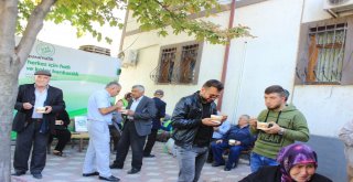 Osmaneli Belediyesi 2 Bin 500 Kişiye Aşure Dağıttı