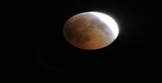 Kapadokyada Muhteşem Kanlı Ay Tutulması Kendisine Hayran Bıraktı