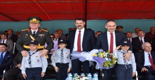 Minik Asker Selam Durdu