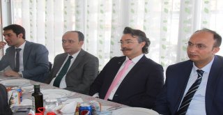 Başkale Spor Kulübünden Kaynaşma Yemeği