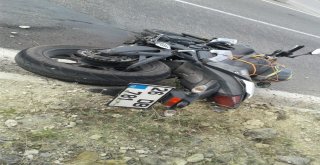 Kaskı Kafasına Değil Motora Takan Sürücü Kazada Ağır Yaralandı