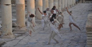 Tripoliste Sanatçılar Danslarla Kuşları Canlandırdı