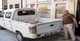 Mudanyada Kaldırımsız Cadde Ve Sokaklarda Vatandaşlar Dükkân Ve Evlerine Giremiyor