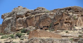 Bin Yıllardır Süren İhtişam: Hasuni Mağaraları
