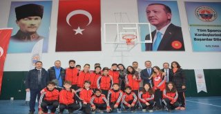 Şehit Abdullah Tayyip Olçok Spor Salonu Hizmete Açıldı