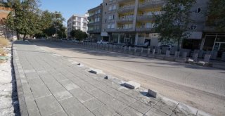 Adıyaman Çevreyolunda Refüj Ve Kaldırım Çalışması Yapıldı