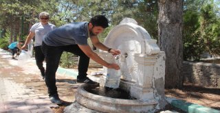 Elazığda Arefe Günü Mezarlıklar Doldu Taştı