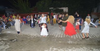 Göbek Atıp, Saç Tıraşı Yaptılar