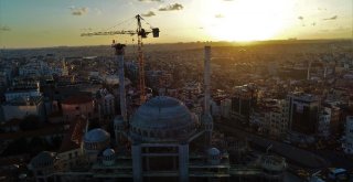 (Özel) Çalışmaların Sona Geldiği Taksim Camiinde Gün Batımı Mest Etti