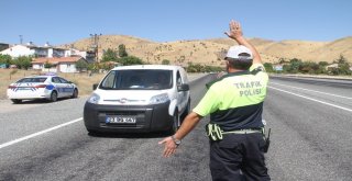 Drone İle Tespit Edilen Hatalı Sürücüler, Kırmızı Düdükle Uyarıldı