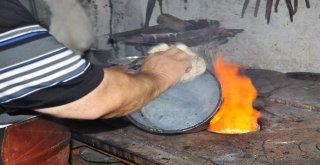 Manisanın 5. Kuşak Kalaycısı Zamana Direniyor