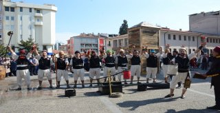 Tarihi Tulumbacılar Temsili Yangına Müdahale Etti