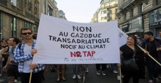 Fransızlar Küresel Isınmaya Dur Demek İçin Sokağa Döküldü