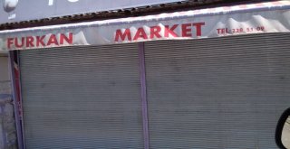 Süpermarketlere Kızan Küçük Esnaf Kepenk Kapattı
