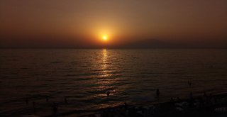 Gün Batımı Van Gölünde İzlenir