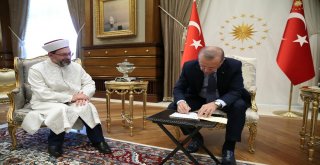 Cumhurbaşkanı Erdoğan Kurban Bağışında Bulundu