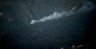 Uludağ Eteklerinde Orman Yangınına 2 Helikopter Havadan Müdahale Ediyor
