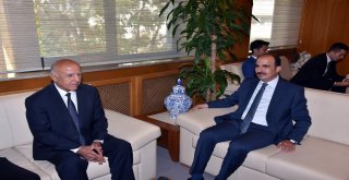 Tacikistan Büyükelçisi Rajabiyon Başkan Altayı Ziyaret Etti