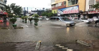 Iğdırda Sağanak Yağış Hayatı Olumsuz Etkiledi