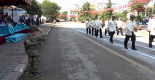 Minik Asker Selam Durdu