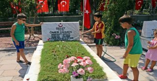 Mezarlık Ve Şehitliklerde Hüzünlü Bayram