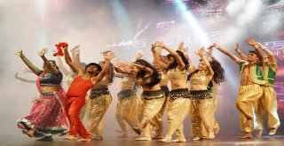 Bursa Festivalinde  Passage To Bollywood Rüzgarı