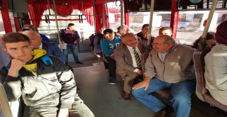 Niğde Belediye Başkanı Özkan, Minibüste Vatandaşları Dinliyor