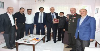 Şehit Aileleri Ve Gaziler Ziyaret Edildi