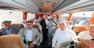 Tahmazoğlu, Hacı Adaylarını Kutsal Topraklara Uğurladı