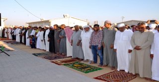 Çadır Kentte Bayram Namazı