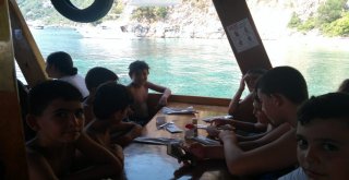 Hayata Smaç Projesinde Öğrencilerin İlk Deniz Keyfi